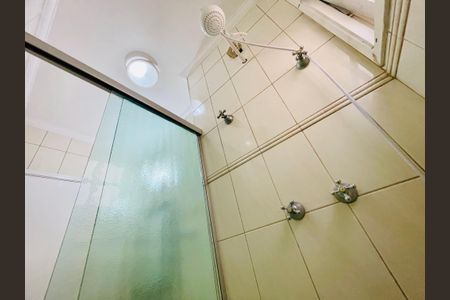 Casa de condomínio à venda com 210m², 3 quartos e 3 vagas Casa de condomínio à venda com 210m², 3 quartos e 3 vagasBanheiro