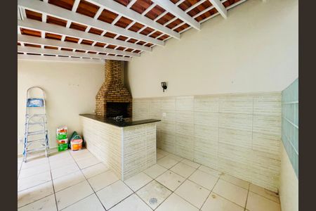 Casa de condomínio à venda com 210m², 3 quartos e 3 vagas Casa de condomínio à venda com 210m², 3 quartos e 3 vagasChurrasqueira