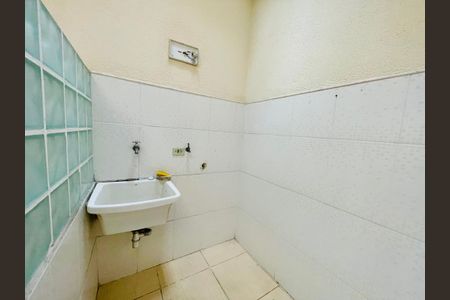 Casa de condomínio à venda com 210m², 3 quartos e 3 vagas Casa de condomínio à venda com 210m², 3 quartos e 3 vagasÁrea de Serviço