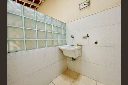 Casa de condomínio à venda com 210m², 3 quartos e 3 vagas Casa de condomínio à venda com 210m², 3 quartos e 3 vagasÁrea de Serviço