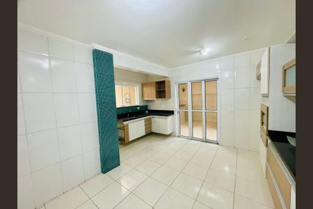 Casa de condomínio à venda com 210m², 3 quartos e 3 vagas Casa de condomínio à venda com 210m², 3 quartos e 3 vagasCozinha