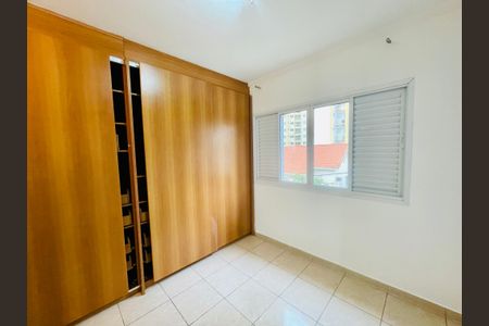 Casa de condomínio à venda com 210m², 3 quartos e 3 vagas Casa de condomínio à venda com 210m², 3 quartos e 3 vagasSuíte