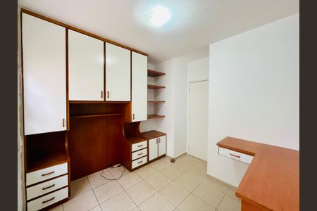 Casa de condomínio à venda com 210m², 3 quartos e 3 vagas Casa de condomínio à venda com 210m², 3 quartos e 3 vagasQuarto 1