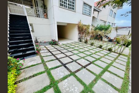 Casa de condomínio à venda com 210m², 3 quartos e 3 vagas Casa de condomínio à venda com 210m², 3 quartos e 3 vagasGaragem