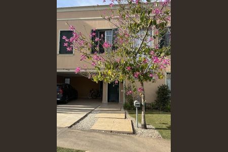 Casa de condomínio à venda com 370m², 4 quartos e 4 vagas Casa de condomínio à venda com 370m², 4 quartos e 4 vagasGaragem