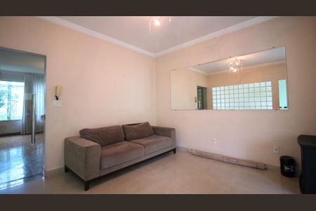 Casa à venda com 243m², 3 quartos e 5 vagas Casa à venda com 243m², 3 quartos e 5 vagasSala 3