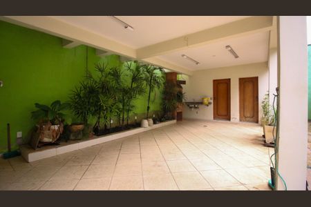 Casa à venda com 243m², 3 quartos e 5 vagas Casa à venda com 243m², 3 quartos e 5 vagasÁrea Externa