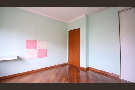 Casa à venda com 243m², 3 quartos e 5 vagas Casa à venda com 243m², 3 quartos e 5 vagasQuarto 2