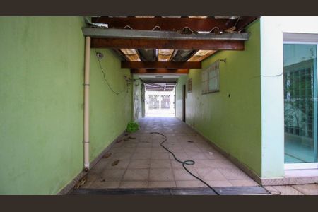 Casa à venda com 243m², 3 quartos e 5 vagas Casa à venda com 243m², 3 quartos e 5 vagasÁrea Externa