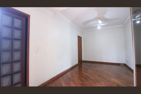 Casa à venda com 243m², 3 quartos e 5 vagas Casa à venda com 243m², 3 quartos e 5 vagasSuíte