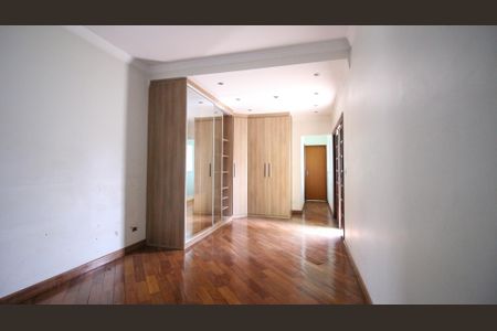 Casa à venda com 243m², 3 quartos e 5 vagas Casa à venda com 243m², 3 quartos e 5 vagasSuíte