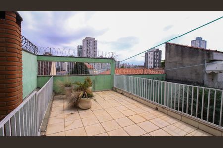 Casa à venda com 243m², 3 quartos e 5 vagas Casa à venda com 243m², 3 quartos e 5 vagasVaranda