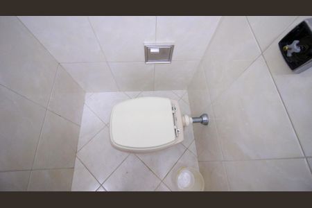 Casa à venda com 243m², 3 quartos e 5 vagas Casa à venda com 243m², 3 quartos e 5 vagasBanheiro Social