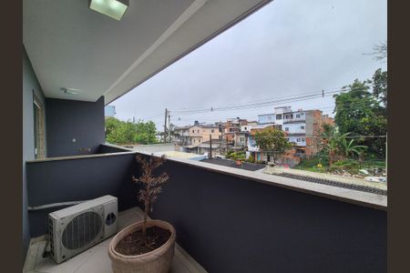 Casa de condomínio à venda com 400m², 4 quartos e 2 vagasVaranda da Suíte 2