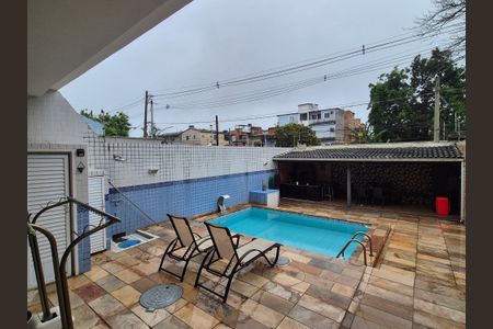 Casa de condomínio à venda com 400m², 4 quartos e 2 vagasÁrea externa