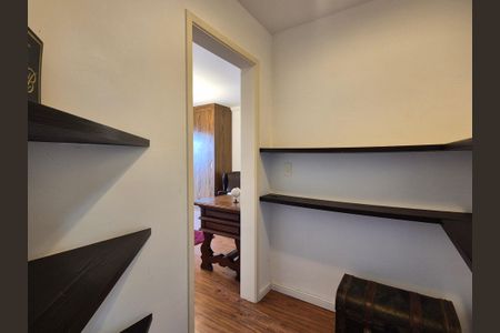 Casa de condomínio à venda com 400m², 4 quartos e 2 vagasSuíte 2