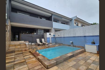 Casa de condomínio à venda com 400m², 4 quartos e 2 vagasÁrea externa