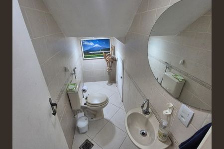Casa de condomínio à venda com 400m², 4 quartos e 2 vagasLavabo