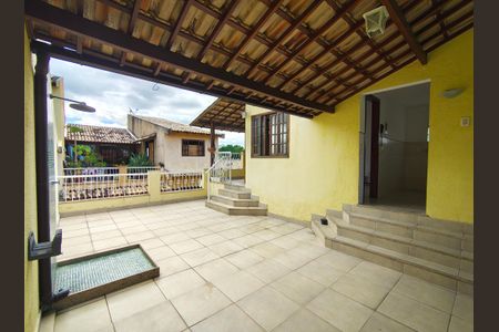 Casa de condomínio à venda com 172m², 3 quartos e 2 vagas Casa de condomínio à venda com 172m², 3 quartos e 2 vagasTerraço