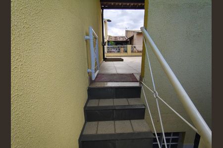 Casa de condomínio à venda com 172m², 3 quartos e 2 vagas Casa de condomínio à venda com 172m², 3 quartos e 2 vagasEscada Terraço