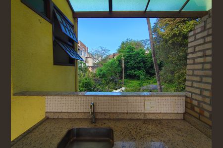 Casa de condomínio à venda com 172m², 3 quartos e 2 vagas Casa de condomínio à venda com 172m², 3 quartos e 2 vagasTerraço / Area Gourmet