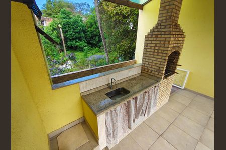 Casa de condomínio à venda com 172m², 3 quartos e 2 vagas Casa de condomínio à venda com 172m², 3 quartos e 2 vagasTerraço / Area Gourmet