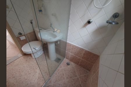 Casa de condomínio à venda com 172m², 3 quartos e 2 vagas Casa de condomínio à venda com 172m², 3 quartos e 2 vagasBanheiro Social