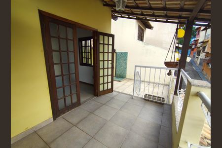 Casa de condomínio à venda com 172m², 3 quartos e 2 vagas Casa de condomínio à venda com 172m², 3 quartos e 2 vagasVaranda