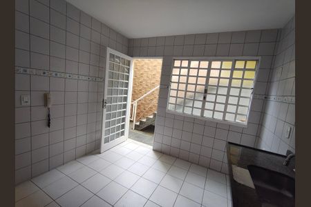 Casa de condomínio à venda com 172m², 3 quartos e 2 vagas Casa de condomínio à venda com 172m², 3 quartos e 2 vagasCozinha