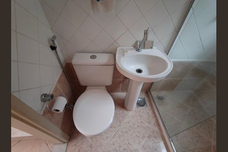 Casa de condomínio à venda com 172m², 3 quartos e 2 vagas Casa de condomínio à venda com 172m², 3 quartos e 2 vagasBanheiro Social