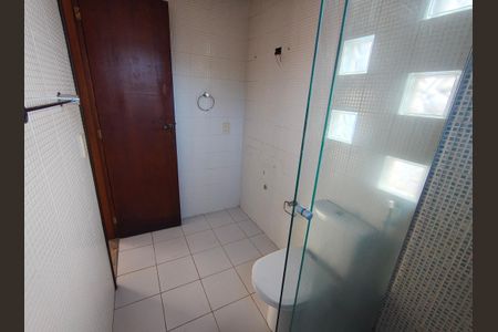 Casa de condomínio à venda com 172m², 3 quartos e 2 vagas Casa de condomínio à venda com 172m², 3 quartos e 2 vagasBanheiro Terraço