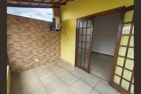 Casa de condomínio à venda com 172m², 3 quartos e 2 vagas Casa de condomínio à venda com 172m², 3 quartos e 2 vagasVaranda