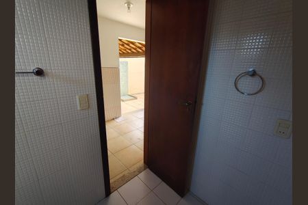 Casa de condomínio à venda com 172m², 3 quartos e 2 vagas Casa de condomínio à venda com 172m², 3 quartos e 2 vagasBanheiro Terraço