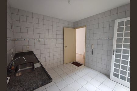 Casa de condomínio à venda com 172m², 3 quartos e 2 vagas Casa de condomínio à venda com 172m², 3 quartos e 2 vagasCozinha