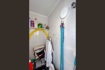 Apartamento à venda com 74m², 3 quartos e 1 vaga Apartamento à venda com 74m², 3 quartos e 1 vagaBanheiro de serviço