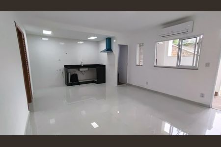 Casa de condomínio para alugar com 78m², 1 quarto e 2 vagas Casa de condomínio para alugar com 78m², 1 quarto e 2 vagasSala/Cozinha