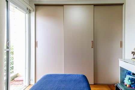 Casa de condomínio à venda com 180m², 3 quartos e 2 vagas Casa de condomínio à venda com 180m², 3 quartos e 2 vagasQuarto 01