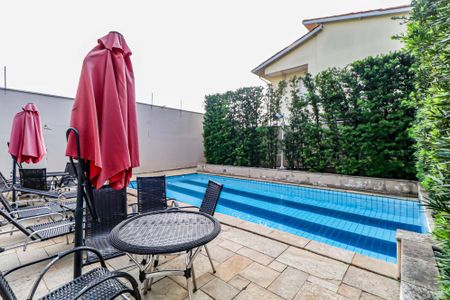 Casa de condomínio à venda com 180m², 3 quartos e 2 vagas Casa de condomínio à venda com 180m², 3 quartos e 2 vagasÁrea comum - Piscina