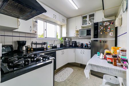 Casa de condomínio à venda com 180m², 3 quartos e 2 vagas Casa de condomínio à venda com 180m², 3 quartos e 2 vagasCozinha