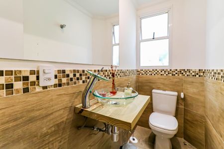 Casa de condomínio à venda com 180m², 3 quartos e 2 vagas Casa de condomínio à venda com 180m², 3 quartos e 2 vagasLavabo