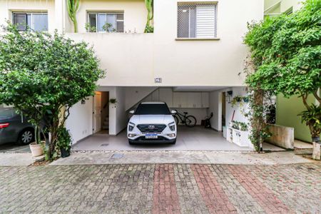 Casa de condomínio à venda com 180m², 3 quartos e 2 vagas Casa de condomínio à venda com 180m², 3 quartos e 2 vagasGaragem