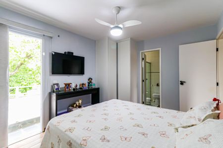 Casa de condomínio à venda com 180m², 3 quartos e 2 vagas Casa de condomínio à venda com 180m², 3 quartos e 2 vagasSuite