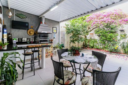 Casa de condomínio à venda com 180m², 3 quartos e 2 vagas Casa de condomínio à venda com 180m², 3 quartos e 2 vagasEspaço gourmet