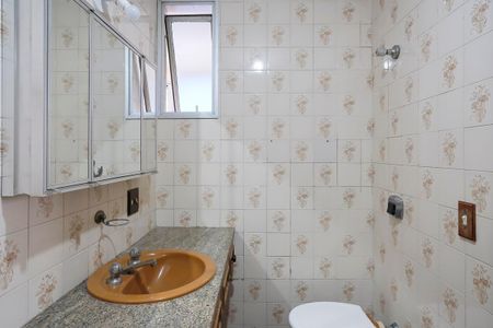 Apartamento à venda com 143m², 3 quartos e 2 vagasBanheiro da Suíte