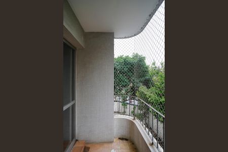 Apartamento à venda com 143m², 3 quartos e 2 vagasVaranda