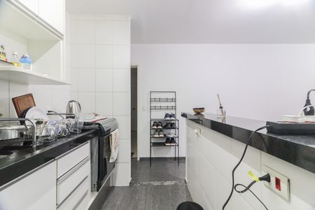 Apartamento à venda com 70m², 3 quartos e 2 vagas Apartamento à venda com 70m², 3 quartos e 2 vagasCozinha e Área de Serviço