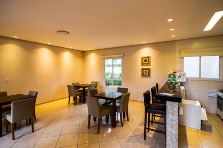 Apartamento à venda com 70m², 3 quartos e 2 vagas Apartamento à venda com 70m², 3 quartos e 2 vagasÁrea comum - Salão de festas