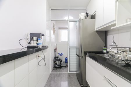 Apartamento à venda com 70m², 3 quartos e 2 vagas Apartamento à venda com 70m², 3 quartos e 2 vagasCozinha e Área de Serviço