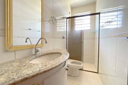 Casa à venda com 75m², 3 quartos e 1 vaga Casa à venda com 75m², 3 quartos e 1 vagaBanheiro