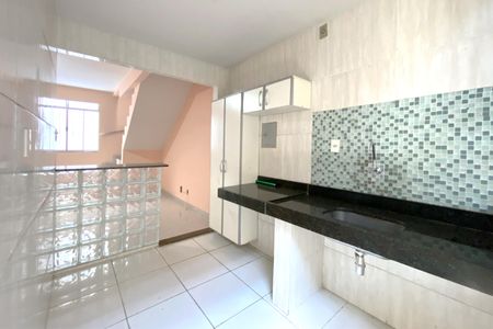 Casa à venda com 75m², 3 quartos e 1 vaga Casa à venda com 75m², 3 quartos e 1 vagaCozinha